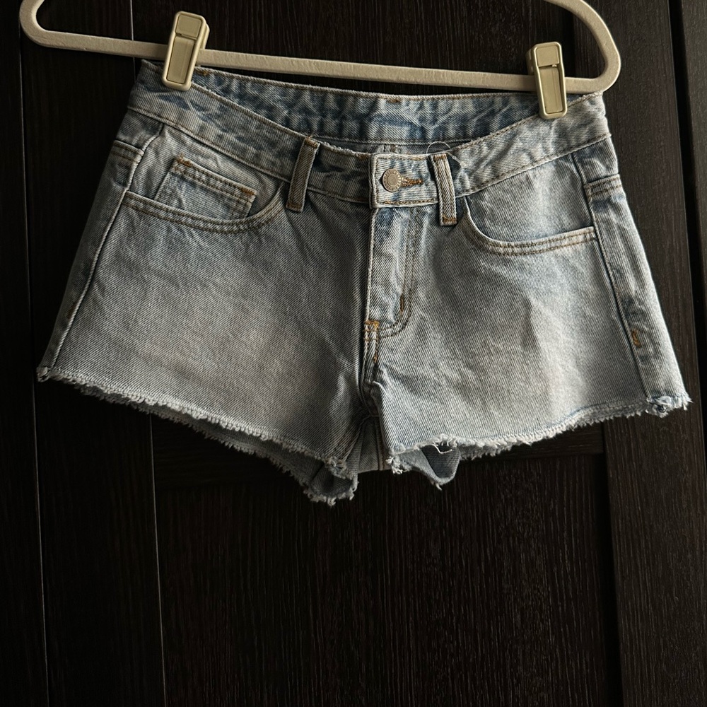 Brandy Melville Light Wash Denim Low Rise Shorts